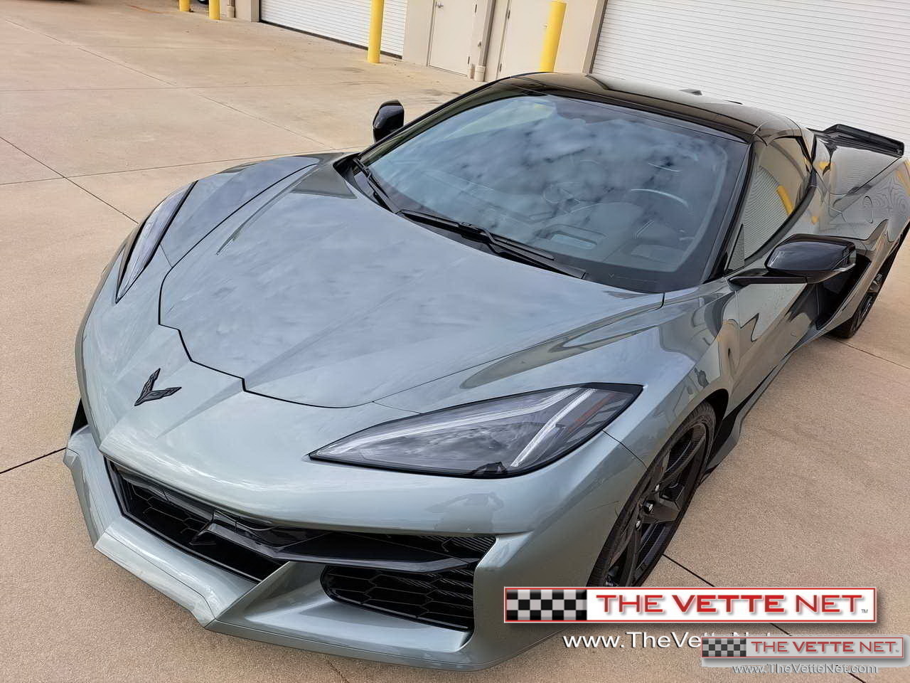 2023 Corvette Convertible 3LZ Hypersonic Gray