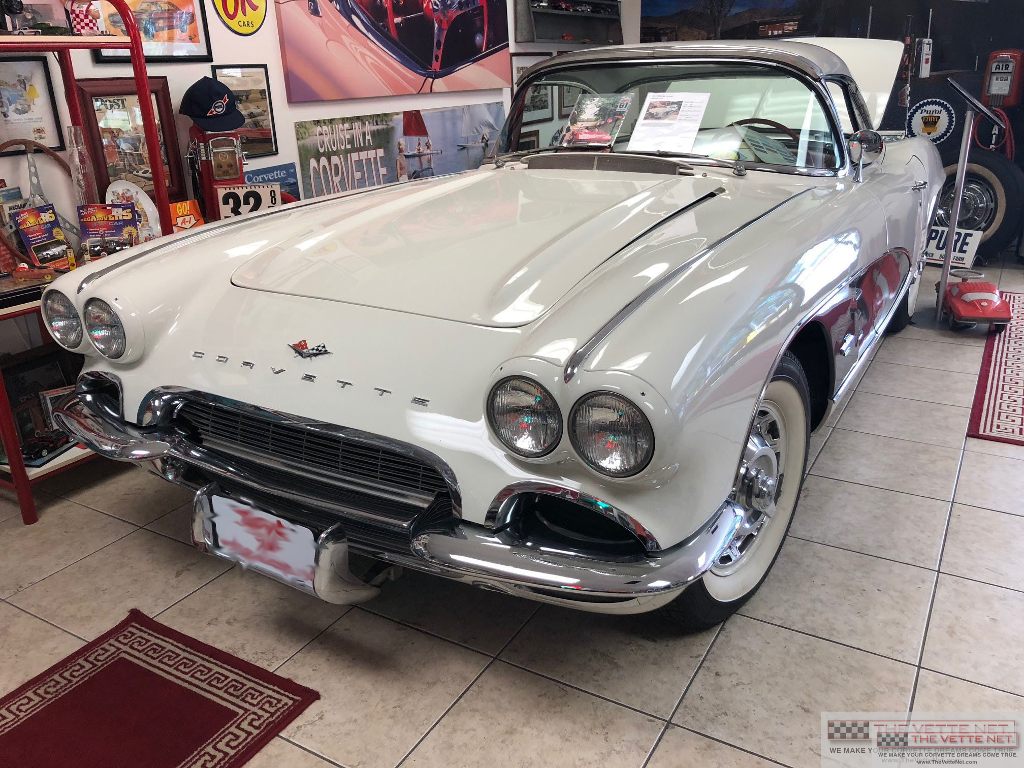 1961 Corvette Convertible Ermine White/ Grey coves